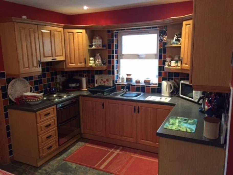 Primrose Cottage, Bushmills - Cosy Self Catering Property 外观 照片