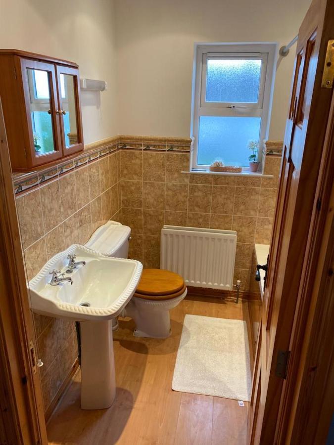 Primrose Cottage, Bushmills - Cosy Self Catering Property 外观 照片